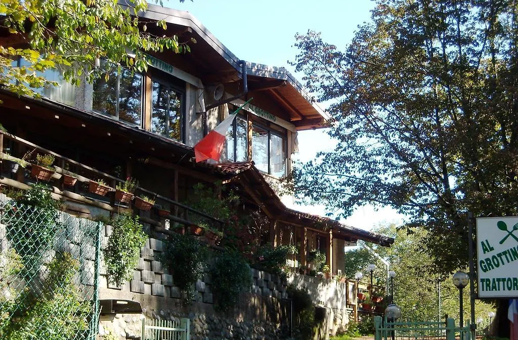 Trattoria Al Grottino Con Alloggio Hotel Brusimpiano 0*,  Italy